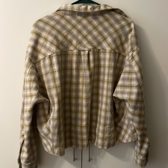Mustard and white cropped flannel with black and yellow accents - Picture 3 of 3